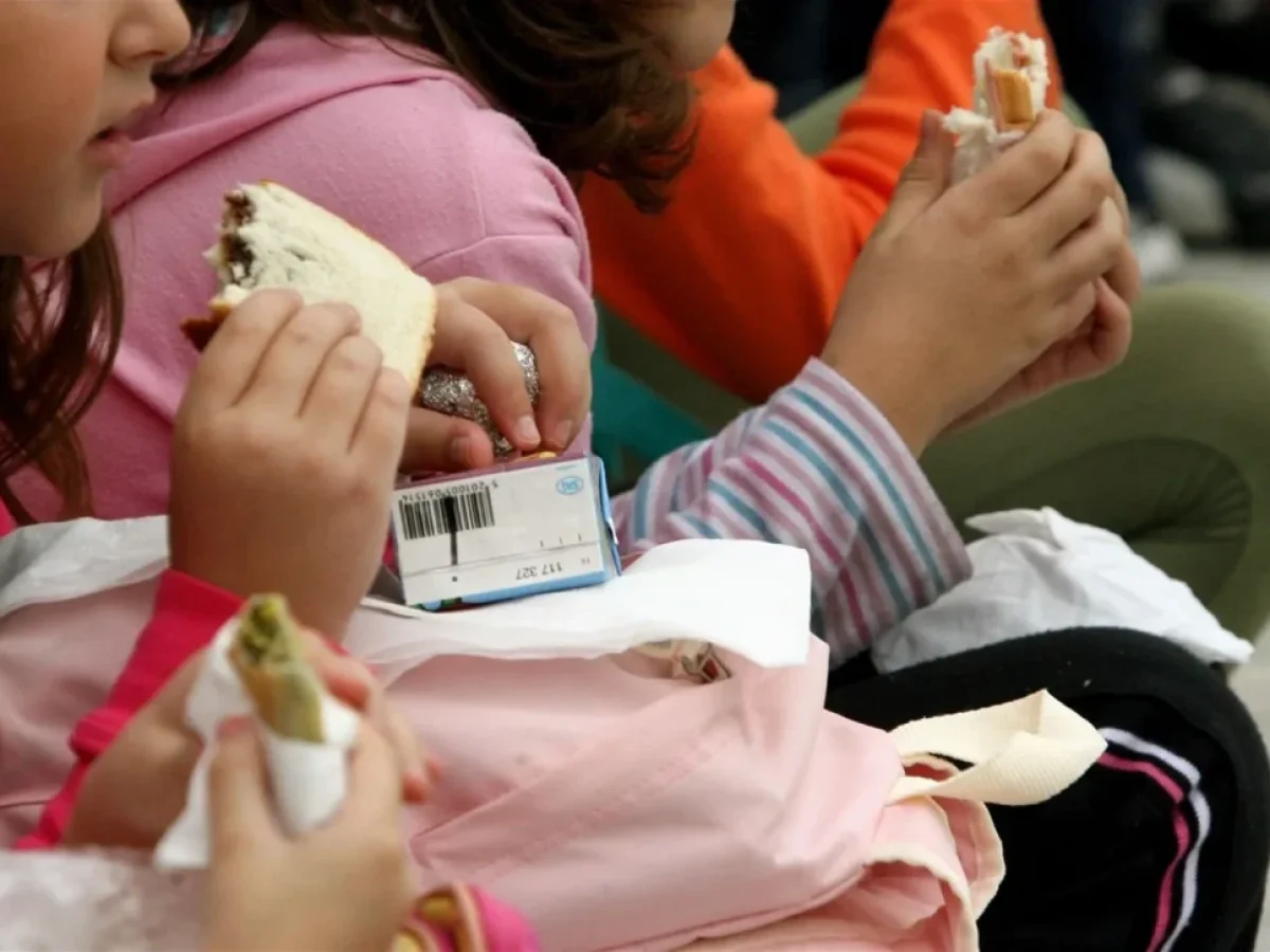 Σκιές στο τραπέζι των Μετεώρων: Κινητοποίηση και αγωνία μετά το περιστατικό μαζικής δηλητηρίασης