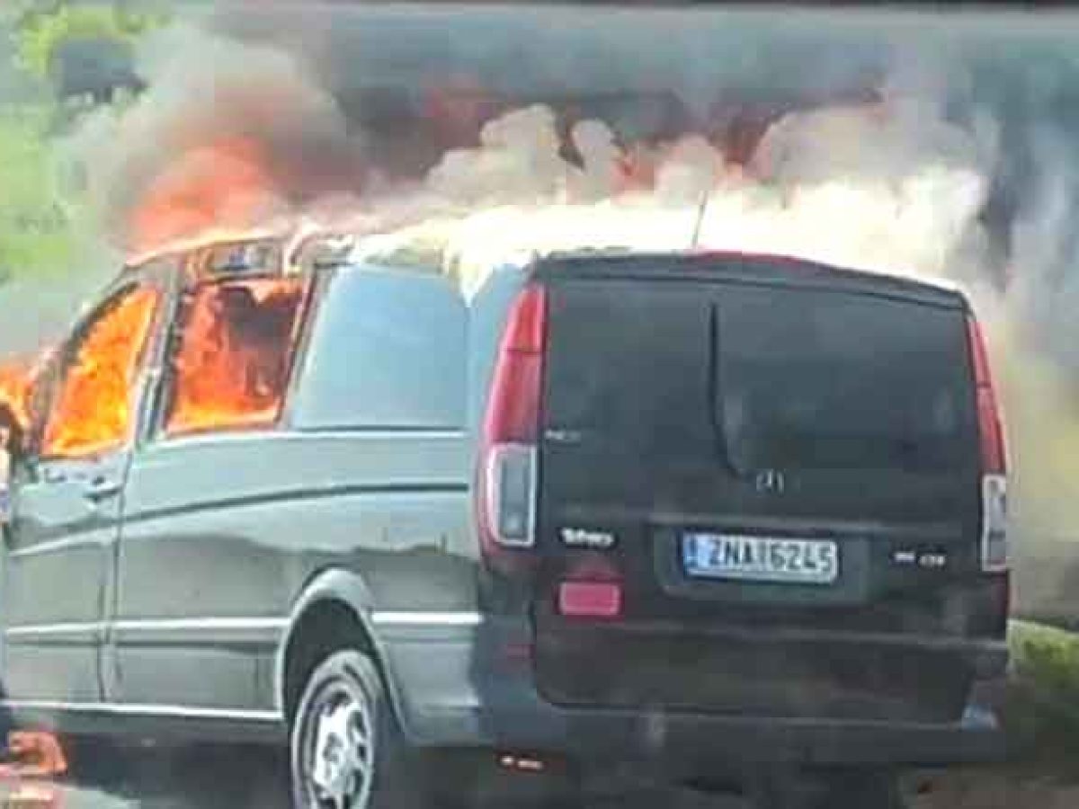 Σοκαριστικό περιστατικό στην Εγνατία: Φλεγόμενο βαν μετέφερε εργαζόμενους του Καζίνο Θράκης