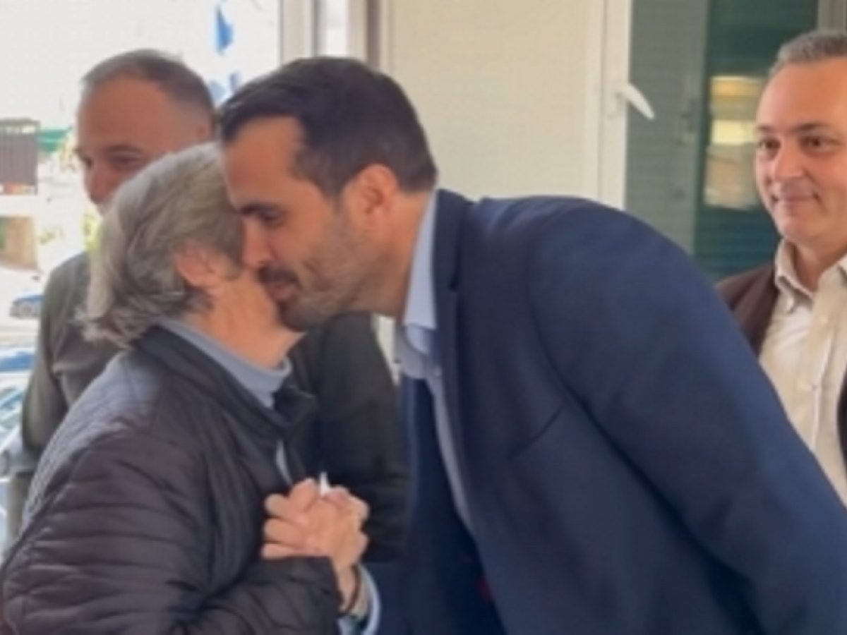 Στα ΚΑΠΗ του Δήμου μας με λαμπάδες ο Χάρης Ζαγουρής [ΒΙΝΤΕΟ]