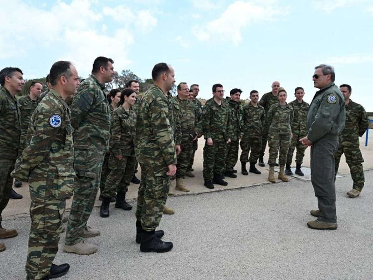 Στην Κάρπαθο ο αρχηγός της Πολεμικής Αεροπορίας – Επισκέφθηκε την 26η Μοίρα κατευθυνόμενων βλημάτων «Patriot»