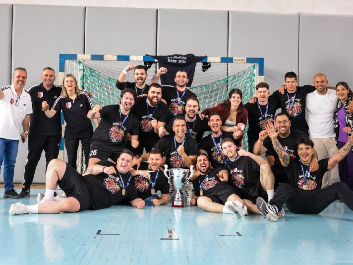 Στην κορυφή η Προσοτσάνη  Πρωταθλήτρια και πανέτοιμη για ιστορικές προκλήσεις στην Α2!  Το «γαλατικό χωριό» του ελληνικού χάντμπολ έγραψε χρυσή σελίδα στην ιστορία του, κατακτώντας τον τίτλο μέσα στα Ιωάννινα