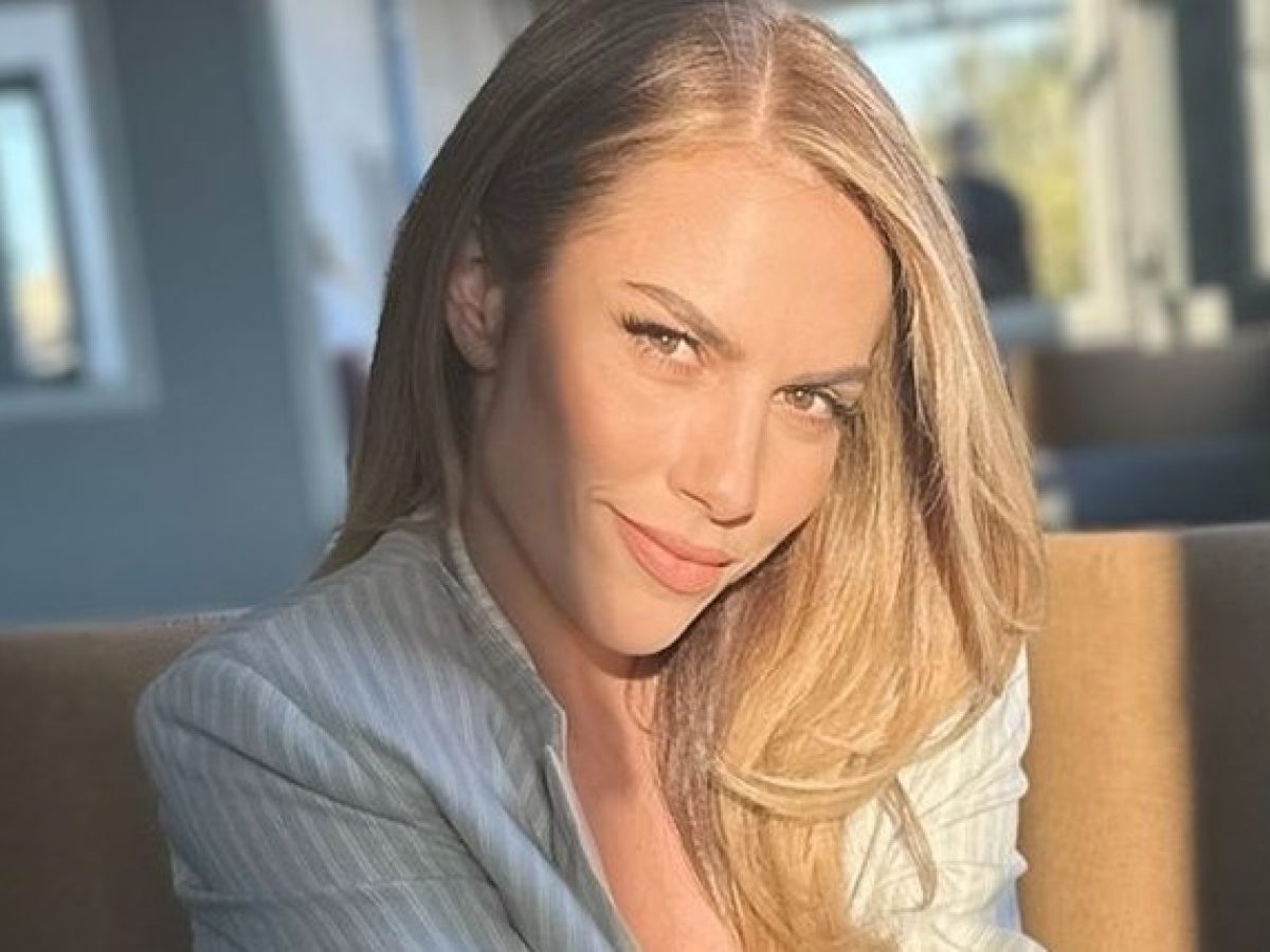 Στην κουζίνα η Ντορέττα Παπαδημητρίου – Η σπιτική σπανακόπιτα της μαμάς της