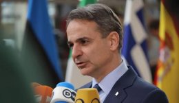 stin-kriti-o-prothipourgos-kiriakos