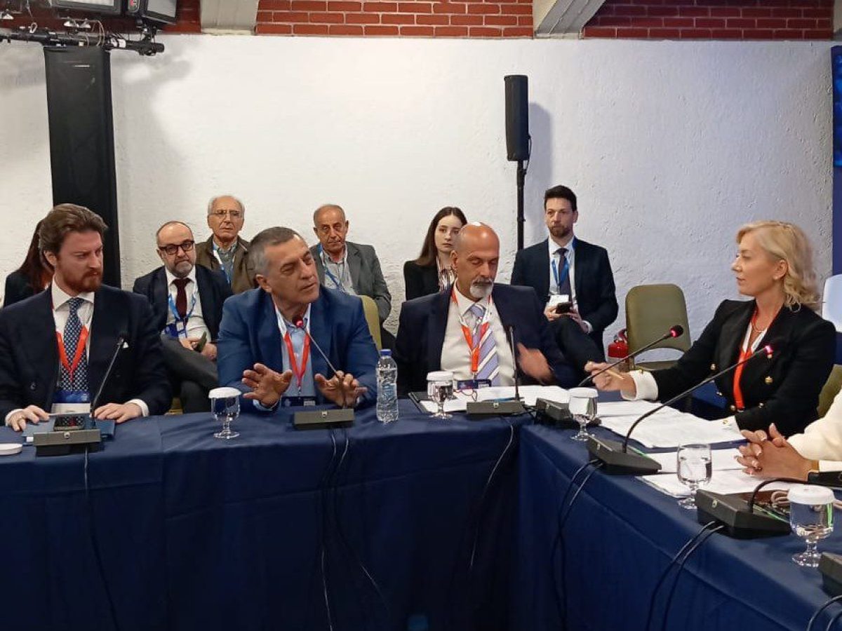 Στο 11ο  Φόρουμ των Δελφών ο Περιφερειάρχης Θεσσαλίας Δημήτρης Κουρέτας: «Έμαθα να μου δίνουν ένα και εγώ να κάνω δέκα» (ΦΩΤΟ)