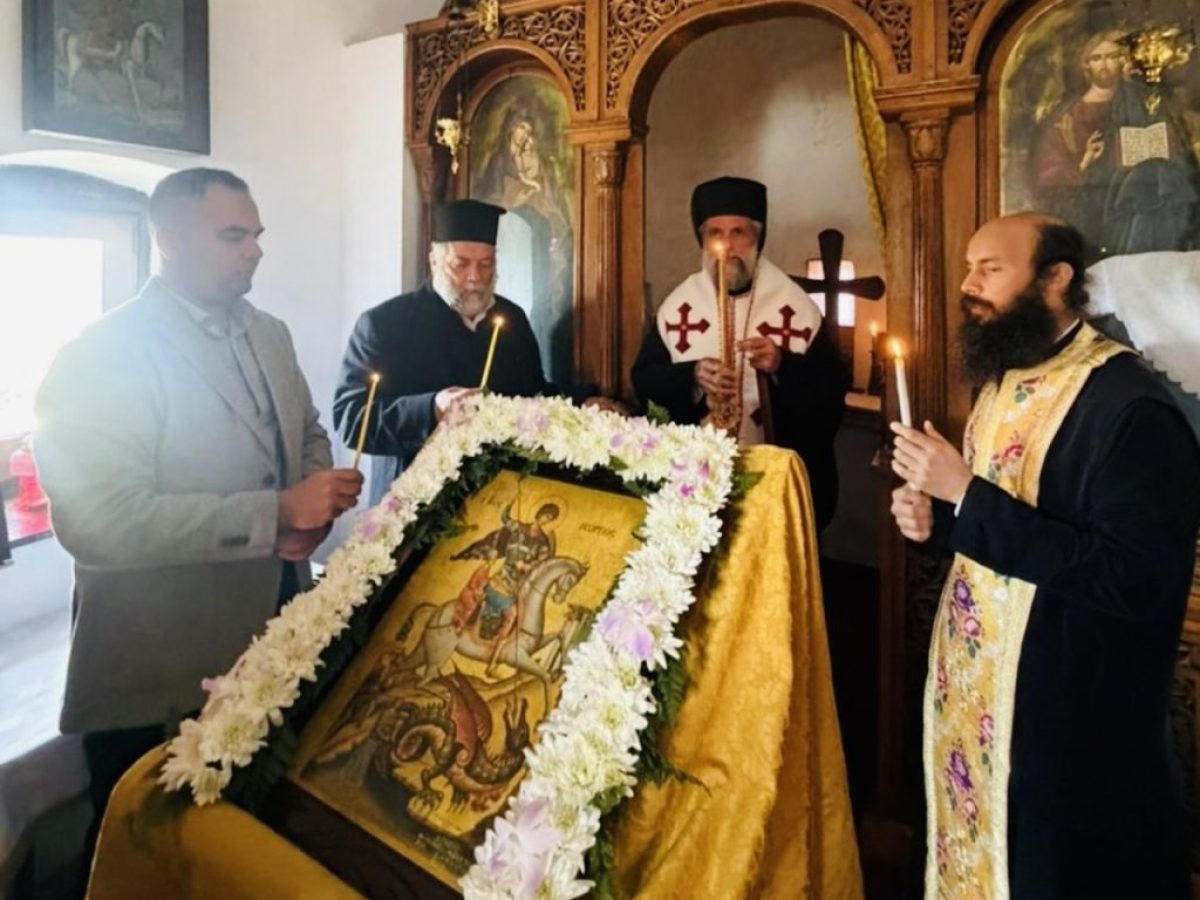 Στο ακριτικό Φαρμακονήσι, εκεί που αρχίζει η Ελλάδα, το “Χριστός Ανέστη” έγινε προσευχή, δύναμη και ελπίδα