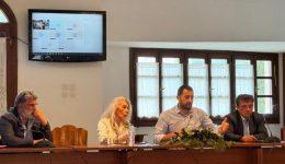 sto-dimotiko-simvoulio-distomou&ndash;&Alpha;rachovas&ndash;&Alpha;ntikiras-o