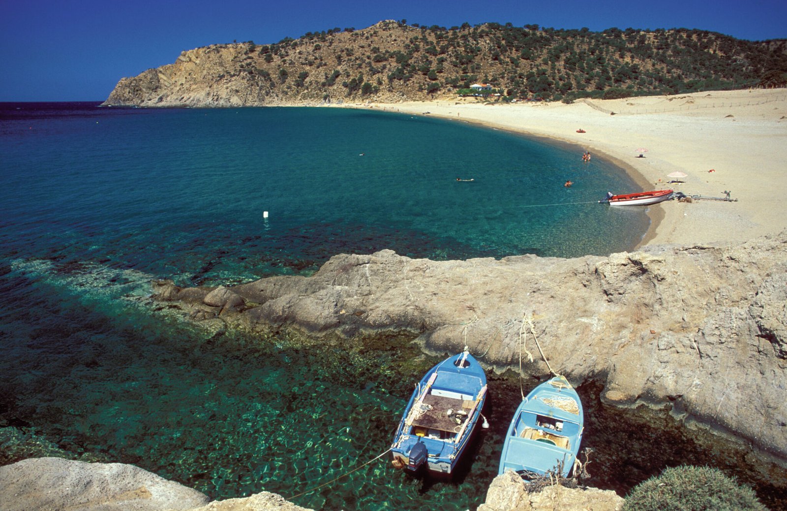 sto-epikentro-ke-i-samothraki