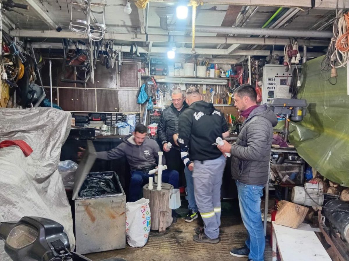 Στο εργαστήριο των χαλκουνάδων- Η φλόγα που φωτίζει την παράδοση του Αγρίνιου (video – φωτο)