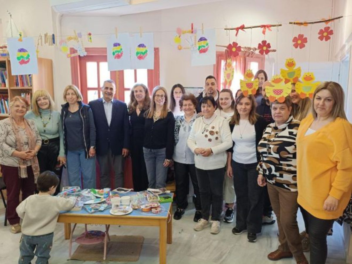 Στο καλλιτεχνικό εργαστήριο λαμπάδας του βρεφονηπαικού σταθμού Σχίζα ο Κώστας Τζιούμης (εικόνες)