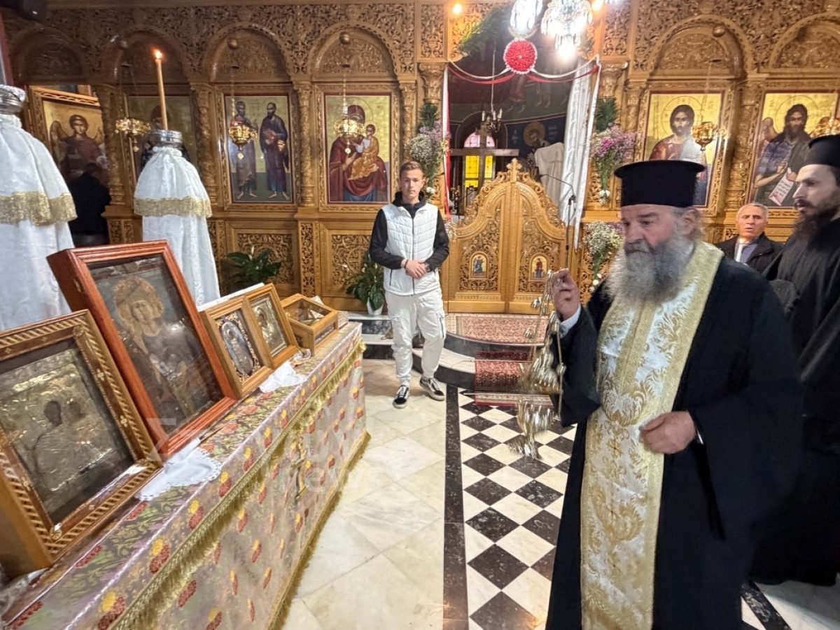 Στο Καστράκι: Υποδέχθηκαν τα Ιερά Λείψανα και τις Άγιες Εικόνες από τις Ιερές Μονές των Μετεώρων