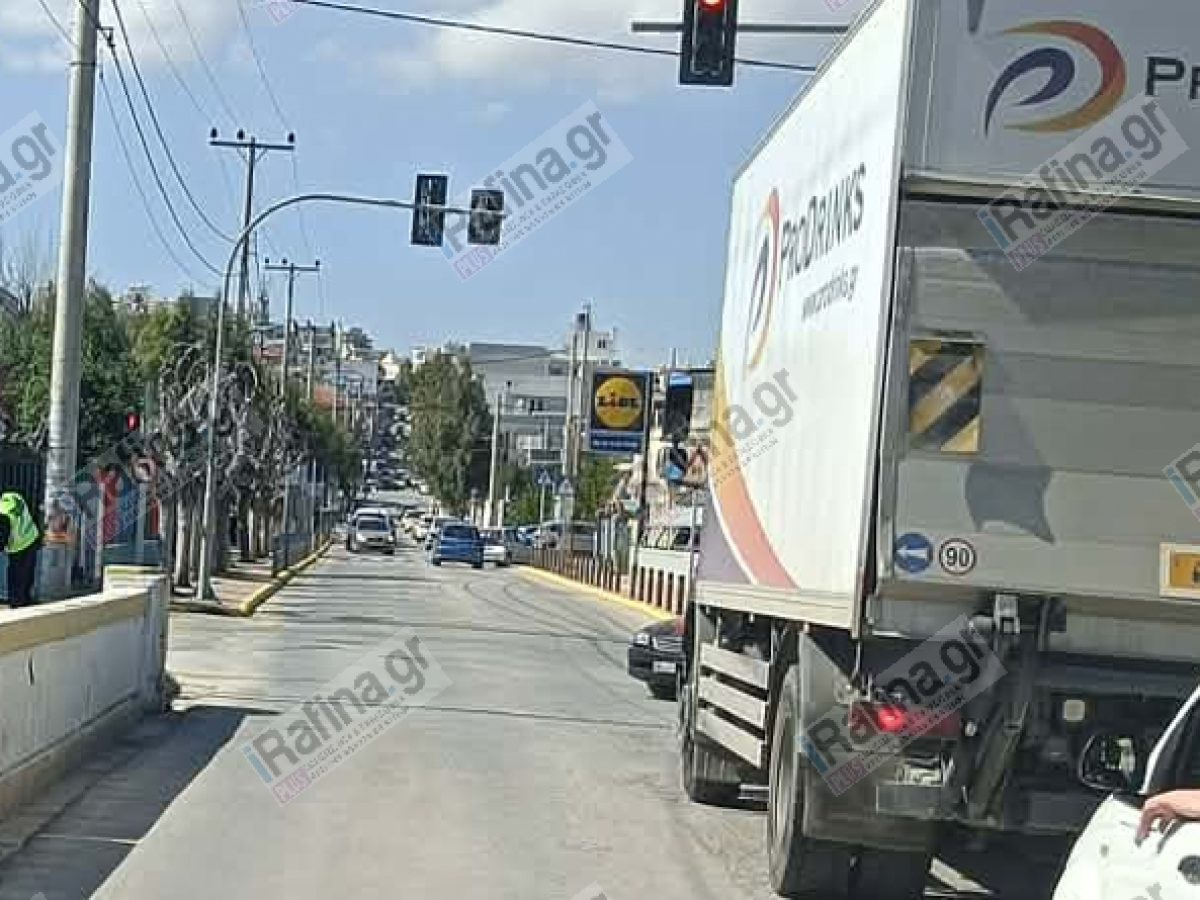 Στο «κόκκινο» η κίνηση σε Ραφήνα και Πικέρμι – Σε ισχύ κυκλοφοριακές ρυθμίσεις (αποκλειστικές φωτό)