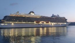 sto-limani-tis-soudas-to