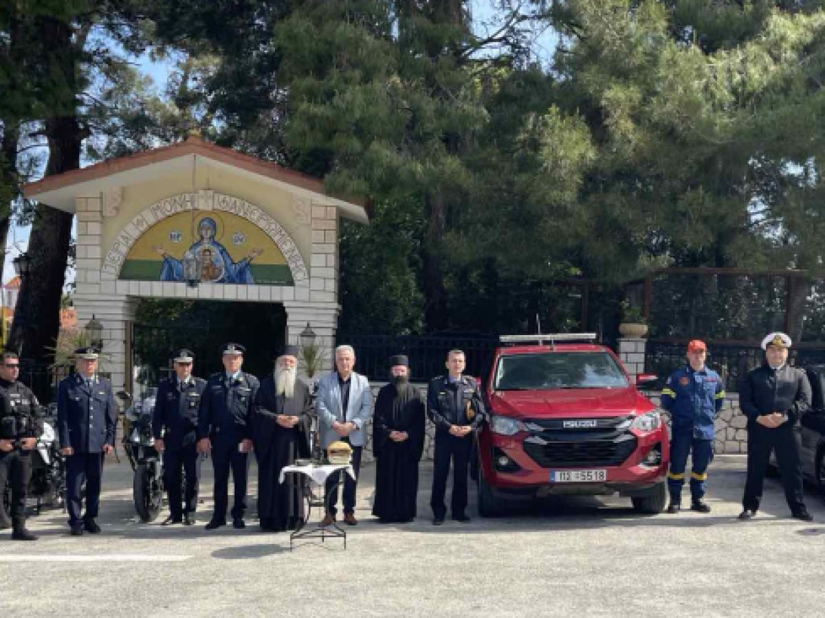 Στον αγιασμό των νέων οχημάτων της Αστυνομίας, του Λιμενικού και της Πυροσβεστικής Λευκάδας παρευρέθηκε ο Υφυπουργός Θανάσης Καββαδάς.