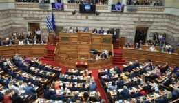 ta-13-onomata-tis-neas-1