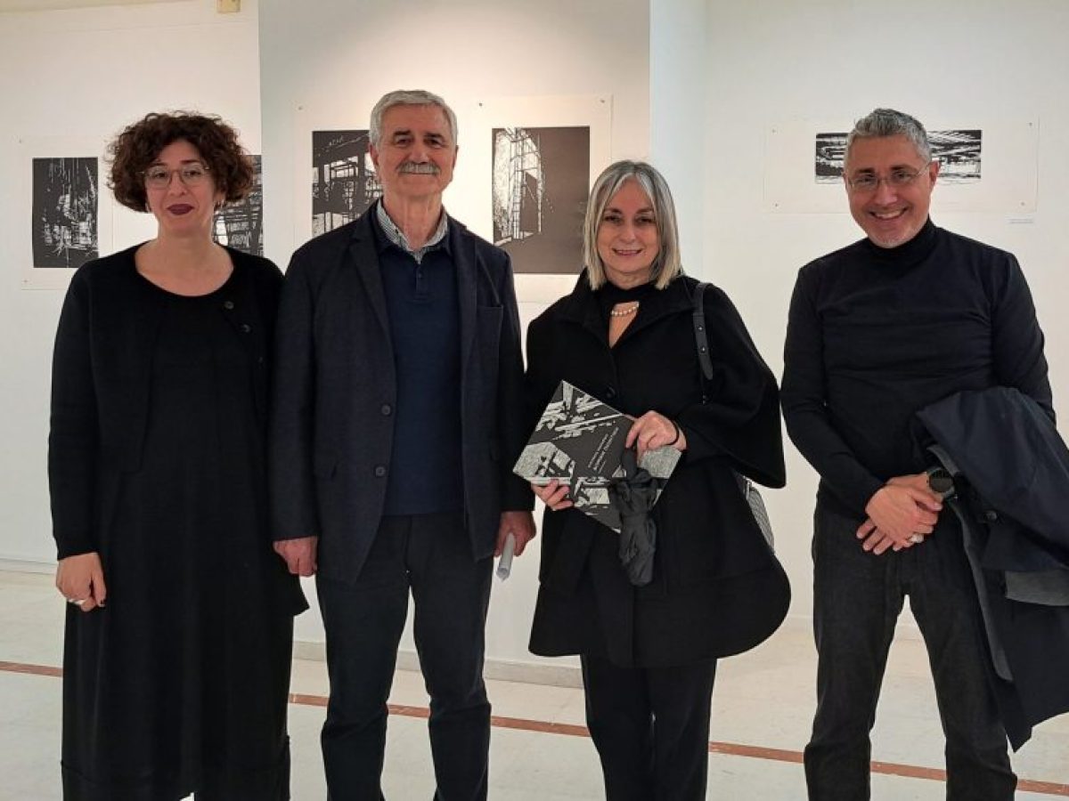 «Τα άφθαρτα συναισθήματα επιμένουν» – Για την Ευστρατία Μαχαιρίδη