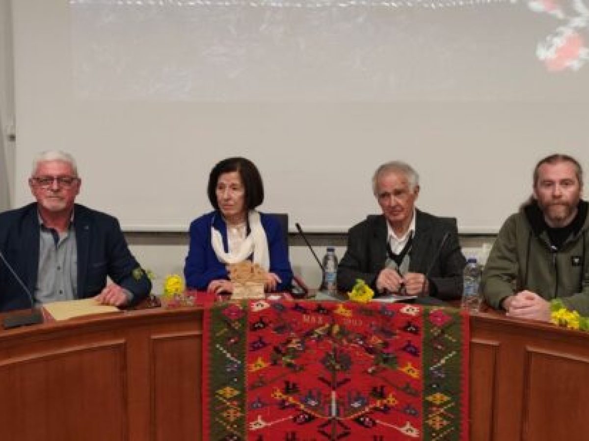 Τα υφαντά της Σαμαρίνας: Όταν ο αργαλειός γίνεται μνήμη και πολιτισμός