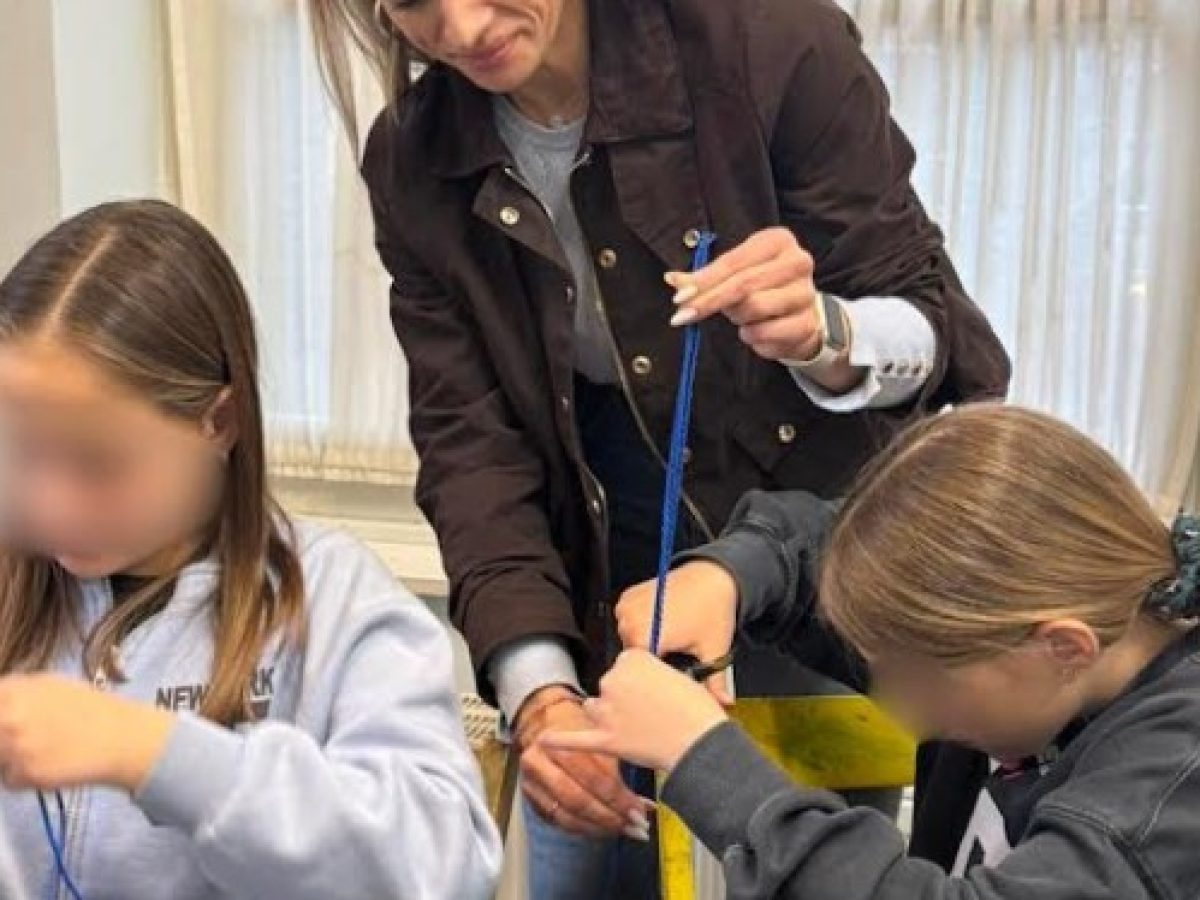 Τα Εικαστικά Εργαστήρια δίπλα στους εργαζόμενους του Δήμου Λαμιέων