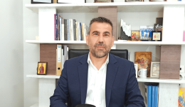 tasos-nikolaidis-tipota-ousiastiko-gia