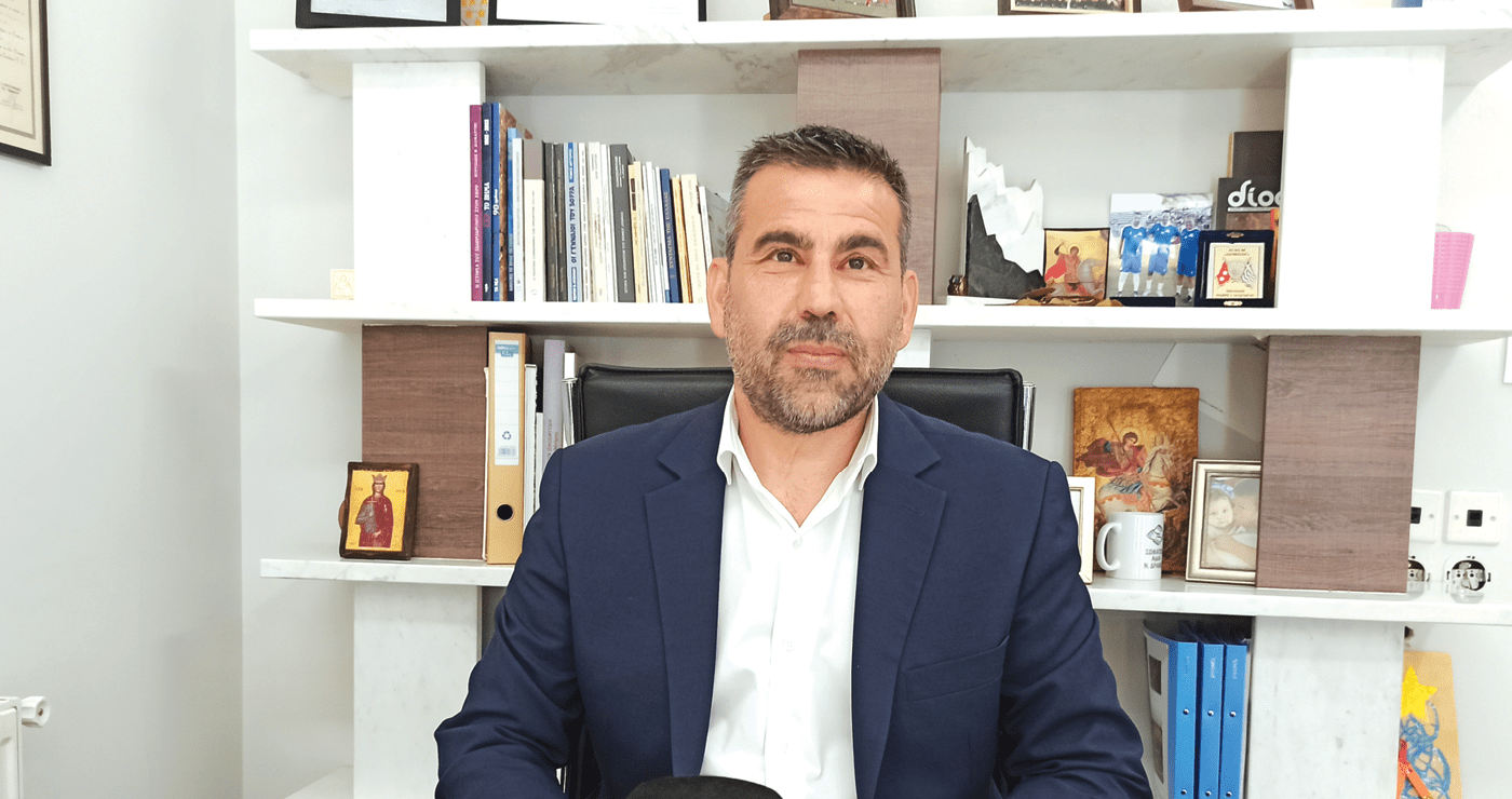 tasos-nikolaidis-tipota-ousiastiko-gia