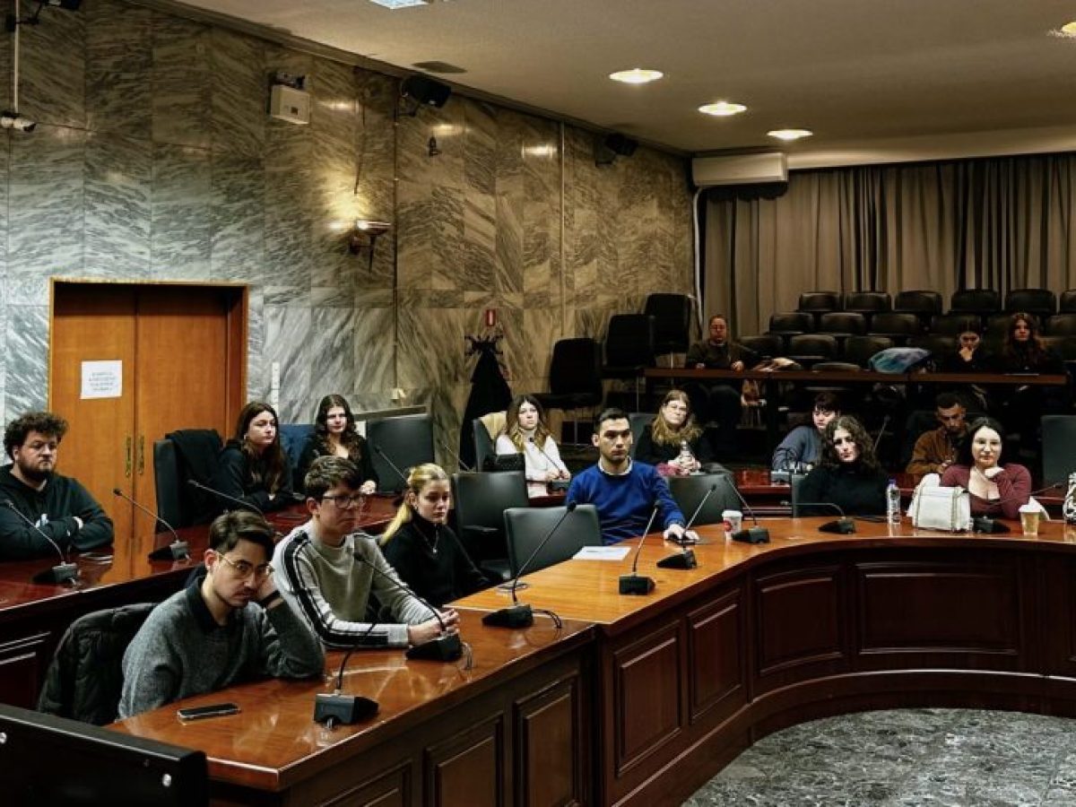 Τελετή απολογισμού του Δημοτικού Συμβουλίου Νεολαίας Δήμου Λαρισαίων και της Εθνικής Πρωτεύουσας Νεολαίας 2025
