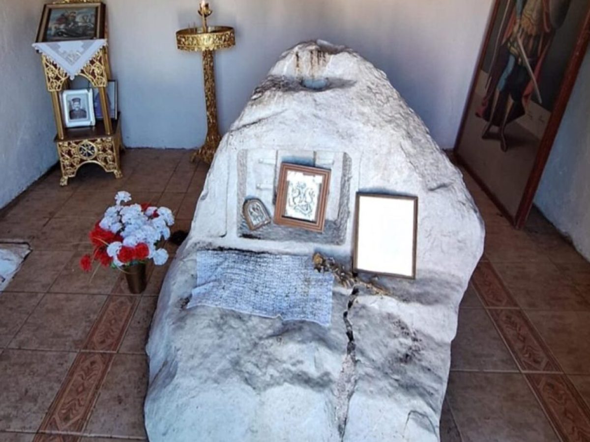 Θέρμο: Το «πάτημα του αλόγου» στον Άγιο Γεώργιο Λευκού – Πανηγυρίζει ο Ιερός Ναός