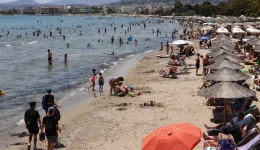 thessalia-afxisi-episkepton-alla-miosi