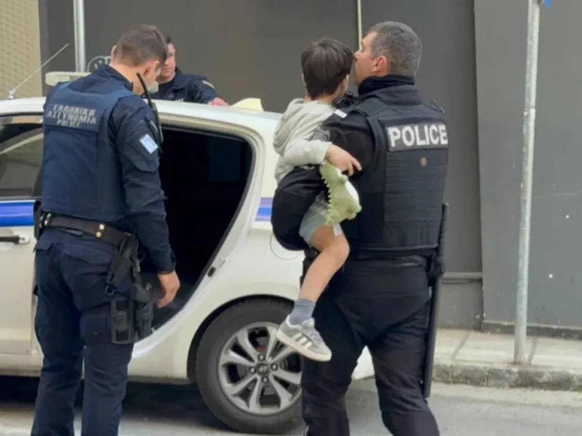 Θεσσαλονίκη: Σύλληψη 25χρονης μητέρας μετά το περιστατικό με 5χρονο που πετούσε αντικείμενα από μπαλκόνι 6ου ορόφου