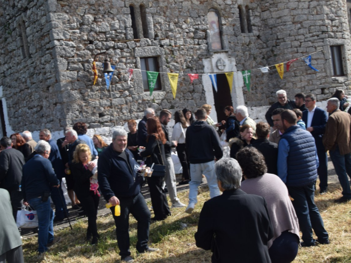 Θεία Λειτουργία μετ’ Αρτοκλασίας στον Άγιο Γεώργιο Πόρτας Μπαμπίνης