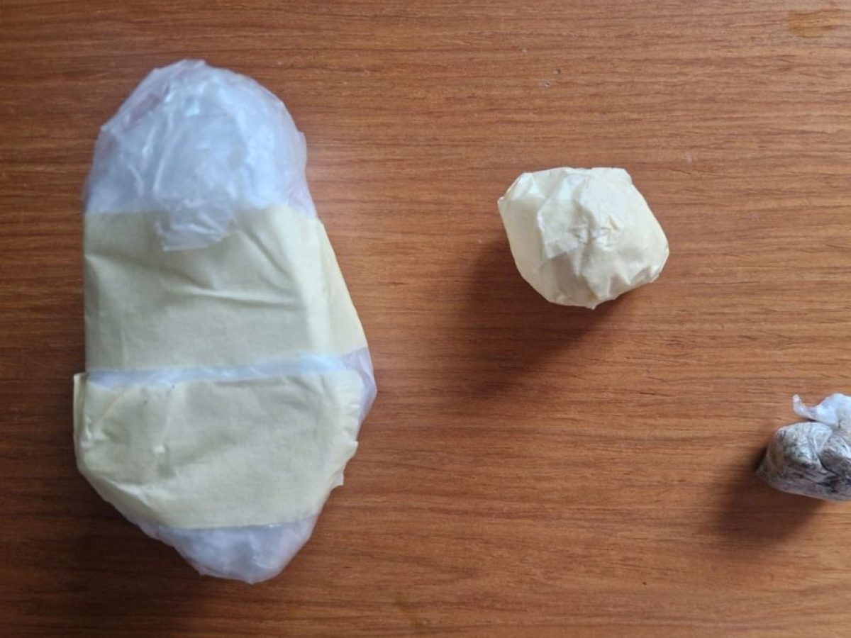 Θήβα: Χειροπέδες σε δύο άνδρες που μετέφεραν κοκαΐνη και κάνναβη στην εθνική οδό