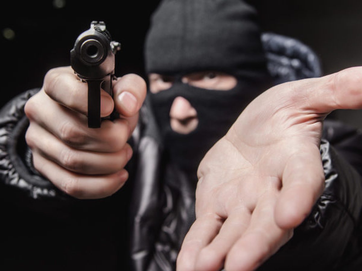 Θήβα: ένοπλη ληστεία σε κατοικία με λεία μεγάλο χρηματικό ποσό και χρυσαφικά