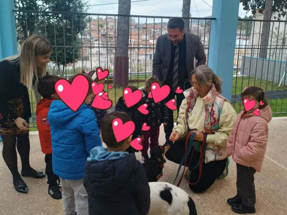 Θήβα: “Τα αδεσποτάκια Μίμης και Στέφη στο σχολείο μας”