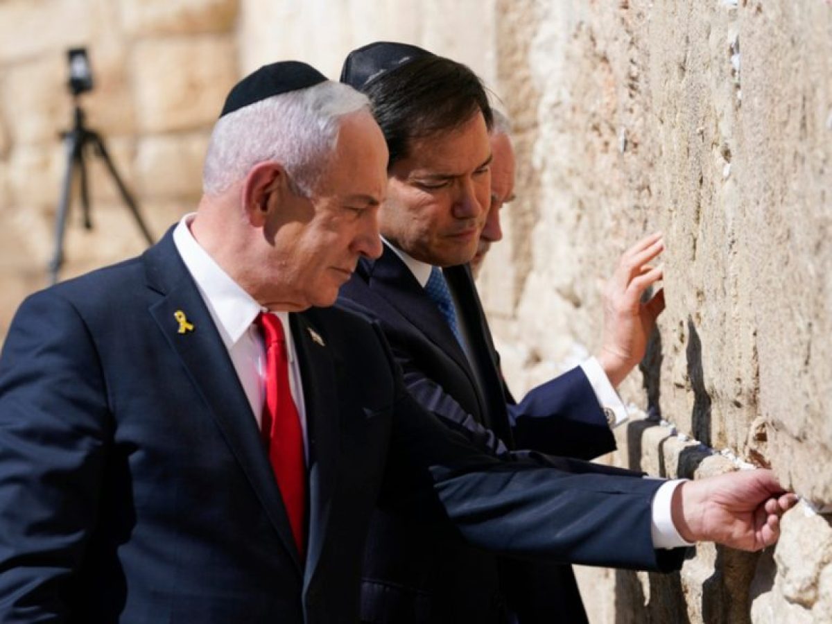 «Τι κερδίζουμε εμείς;» Ο Ρούμπιο αναρωτιέται αν χρειάζονται ορισμένες αμερικανικές βάσεις στην Ευρώπη – Μεταφορά του συνόλου του Ναυτικού στη Σούδα;