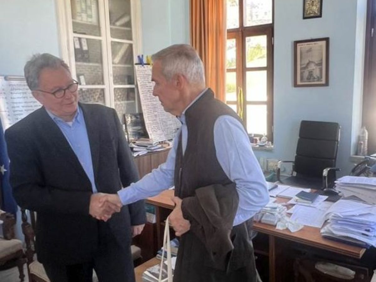 Τη Νίσυρο επισκέφθηκε ο Υφυπουργός Εθνικής Άμυνας κ. Θανάσης Δαβάκης – Εποικοδομητική συνάντηση με τον Δήμαρχο για το νέο λιμάνι και την ανάδειξη του Γεωπάρκου της UNESCO