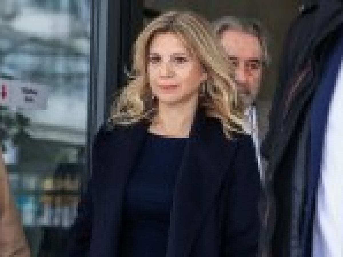 Την ίδρυση πολιτικού κόμματος με την ονομασία «Ξεκινάμε για την Ελπίδα» ανακοίνωσε σήμερα η Μ. Καρυστιανού