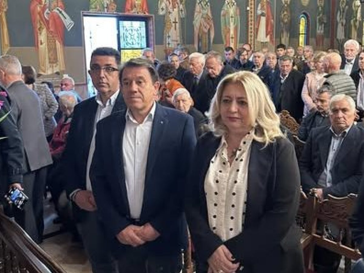 Την προστάτιδα τους Ζωοδόχο Πηγή γιόρτασαν οι υδραυλικοί των Τρικάλων