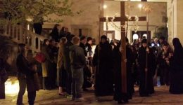 tin-Αkolouthia-ke-perifora-tou