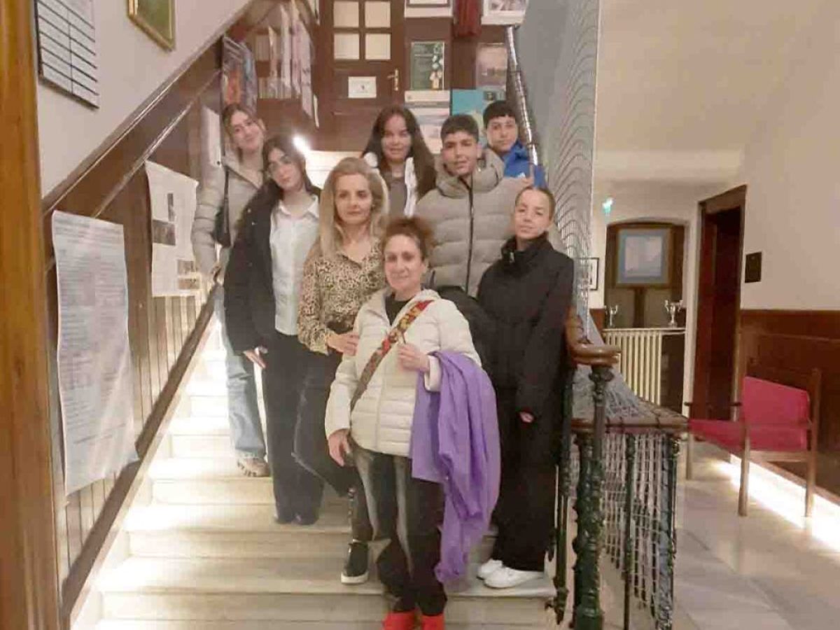 &Tau;&omicron; 1&omicron; &Gamma;&upsilon;&mu;&nu;ά&sigma;&iota;&omicron; &Alpha;&gamma;ί&omicron;&upsilon; &Nu;&iota;&kappa;&omicron;&lambda;ά&omicron;&upsilon; &sigma;&tau;&omicron; 3&omicron; &Mu;&alpha;&theta;&eta;&tau;&iota;&kappa;ό &Pi;&epsilon;&rho;&iota;&beta;&alpha;&lambda;&lambda;&omicron;&nu;&tau;&iota;&kappa;ό &Sigma;&upsilon;&nu;έ&delta;&rho;&iota;&omicron; &sigma;&tau;&eta;&nu; &Kappa;&omega;&nu;&sigma;&tau;&alpha;&nu;&tau;&iota;&nu;&omicron;ύ&pi;&omicron;&lambda;&eta;!