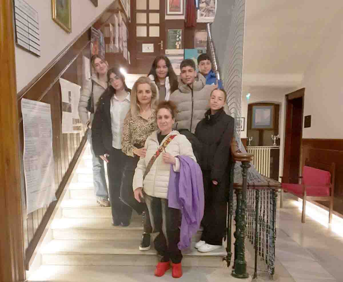 to-1o-gimnasio-Αgiou-nikolaou