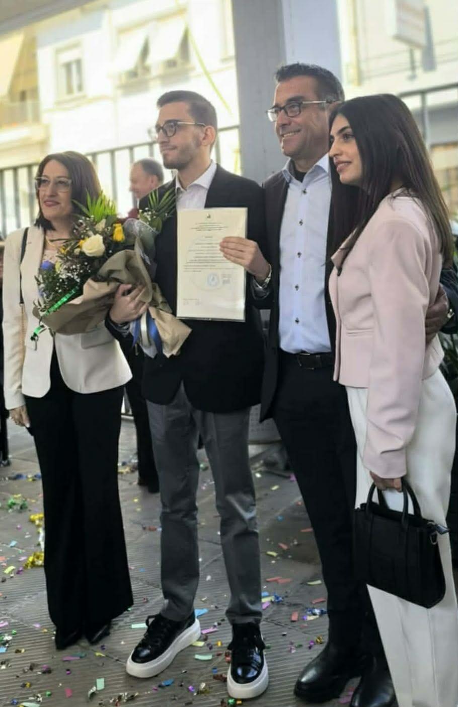 to-chriso-ptichio-tis-ikogenias