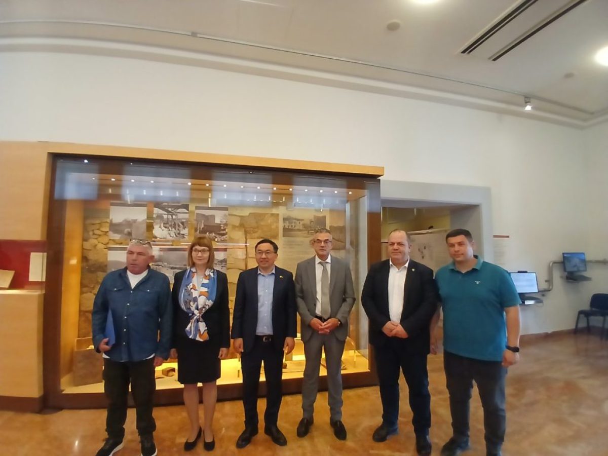 Το Δήμο Θηβαίων επισκέφθηκε ο Πρέσβης της Κίνας