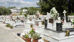 to-elliniko-dimosio-xanachtipise-chreosan-1