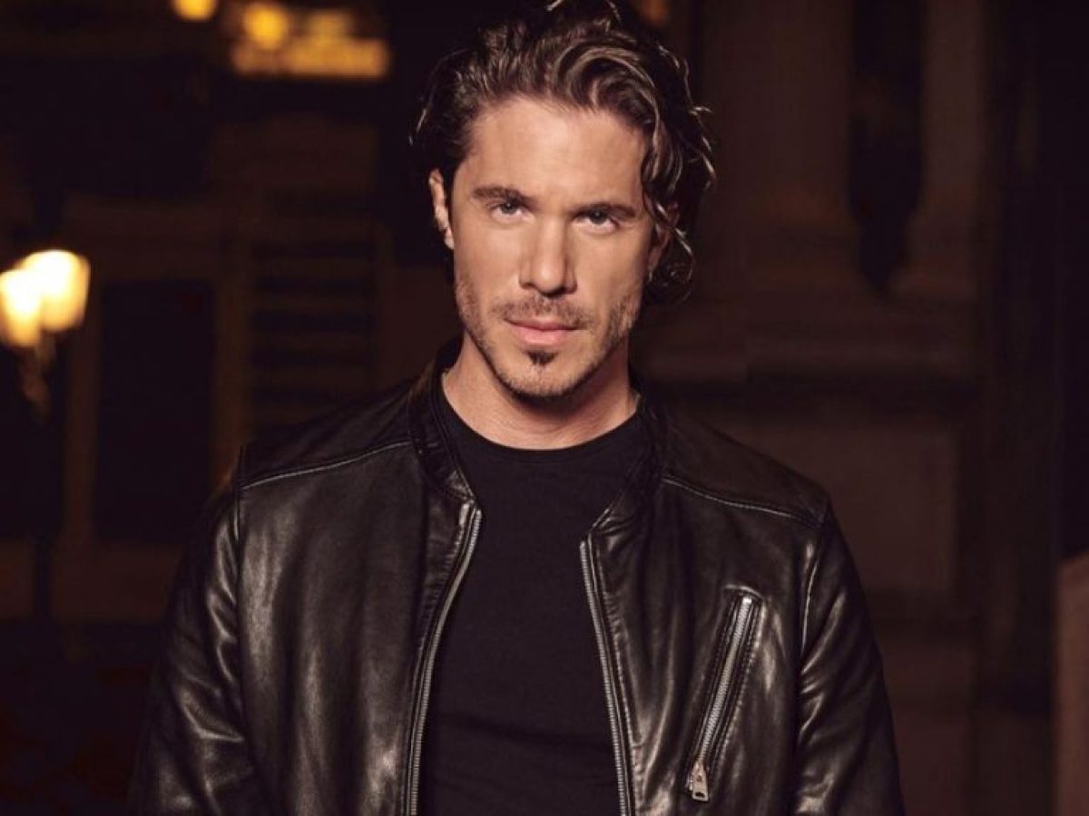 Το φιλί του Νίκου Οικονομόπουλου σε νύφη που έκανε bachelorette, δείτε βίντεο