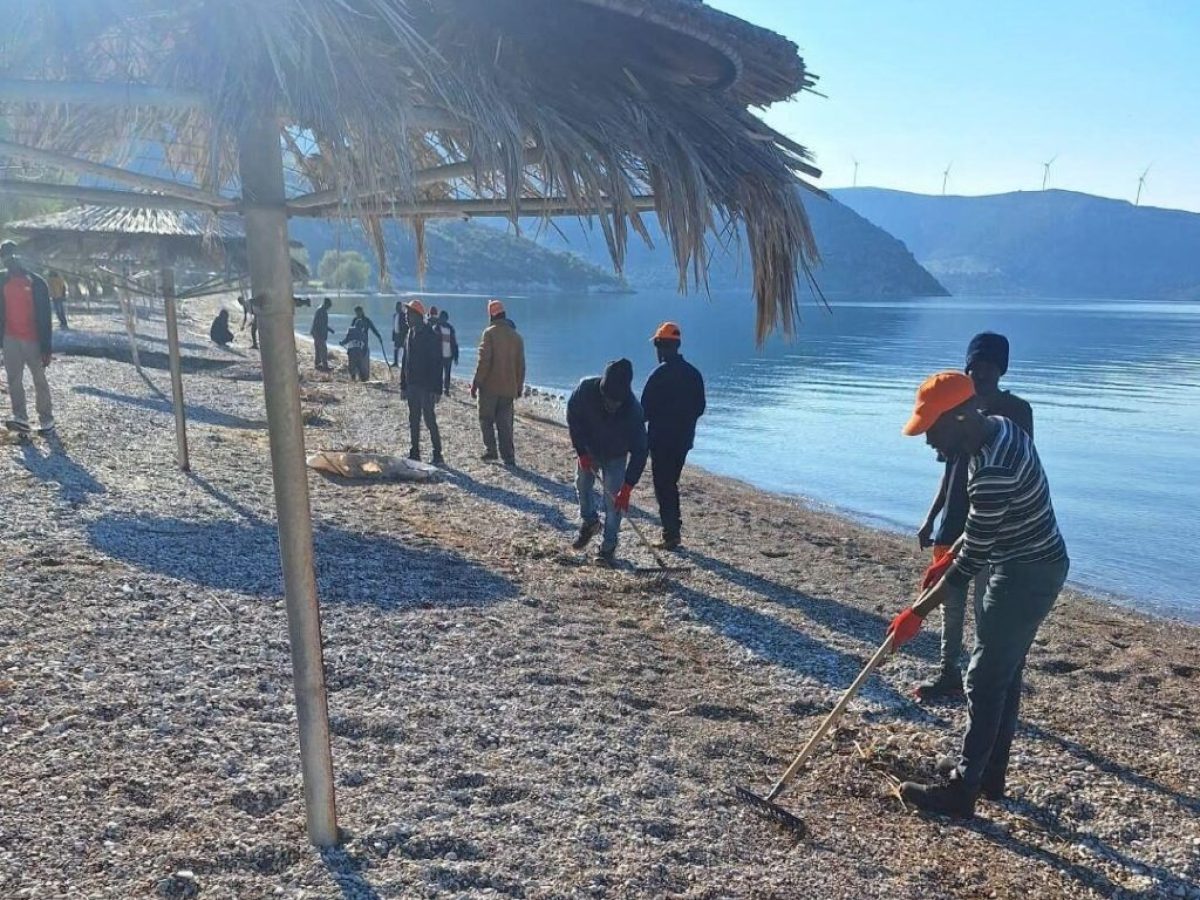 Το Κοινωφελές Ίδρυμα Α. Λασκαρίδης καθάρισε τις παραλίες του Δήμου Θηβαίων