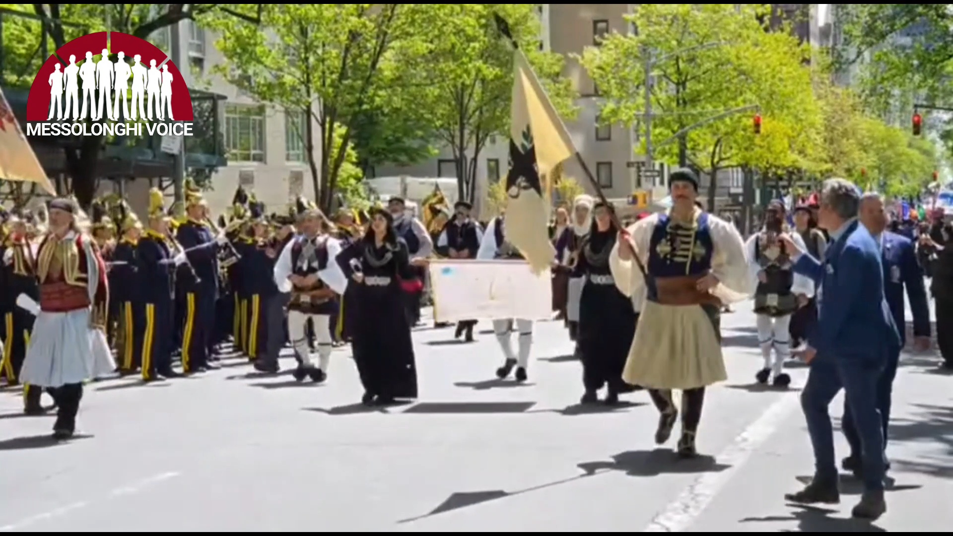 to-mesolongi-anixe-tin-parelasi