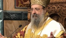 to-ouranio-panigiri-pou-gkremizi