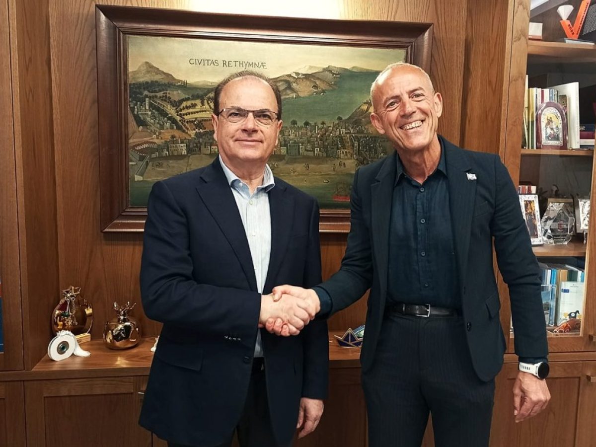 Τον δήμαρχο Ρεθύμνης επισκέφτηκε ο φιλέλληνας Επίτιμος Πρόξενος της Ισπανίας