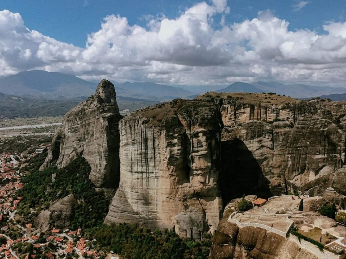 Τραγωδία στα Μετέωρα: Νεκρή γυναίκα μετά από πτώση στο κενό