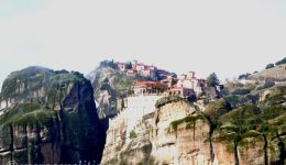 tragodia-sta-meteora-nekri-gineka