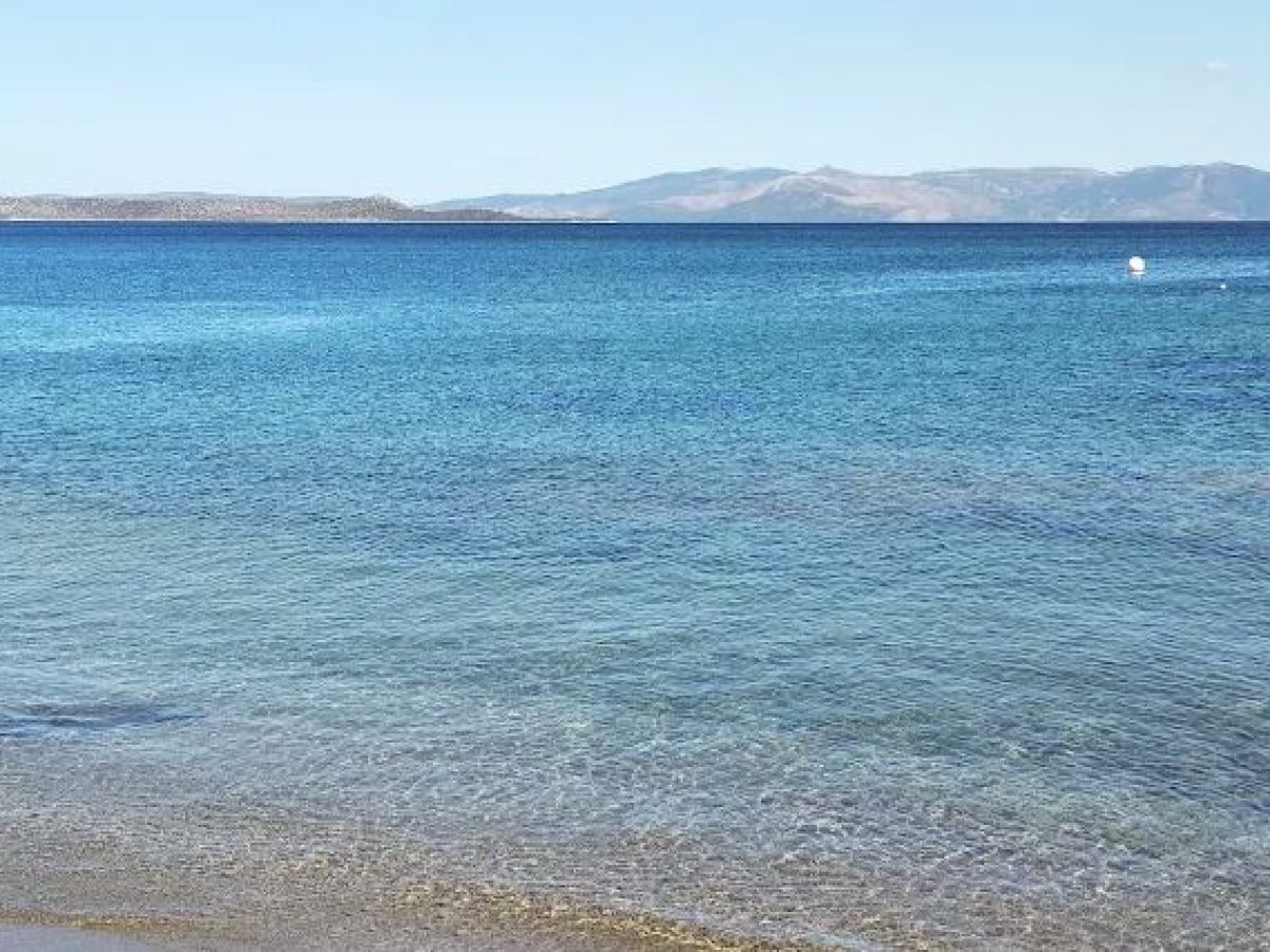 Τραγωδία στον Μαραθώνα: Ηλικιωμένος ανασύρθηκε νεκρός από τη θάλασσα κοντά στο Golden Coast