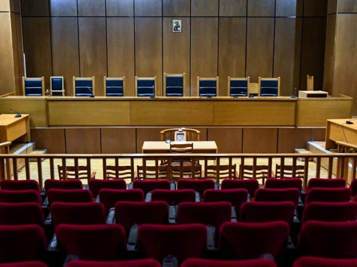 Τρίκαλα: Μαθητές στο εδώλιο και στην έδρα